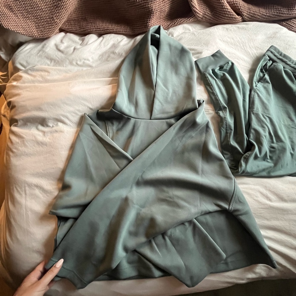 Zella SET Women's Hoodie and Jogger Pants - Picture 3 of 4